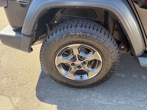Used 2019 Jeep Wrangler Unlimited Sport S AWD/4WD image 32