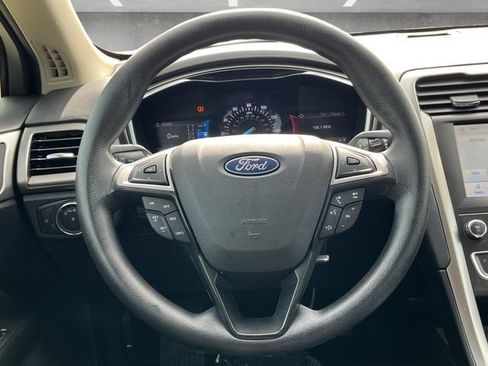 Used 2020 Ford Fusion SE FWD image 21