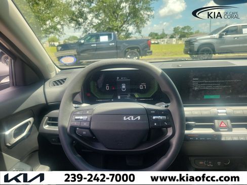 Certified 2025 Kia K4 FWD image 21