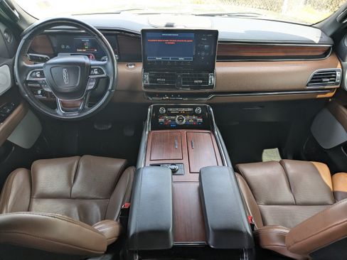 Used 2023 Lincoln Navigator Reserve AWD/4WD image 17