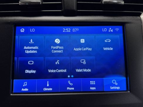 Used 2020 Ford Fusion SE FWD image 8