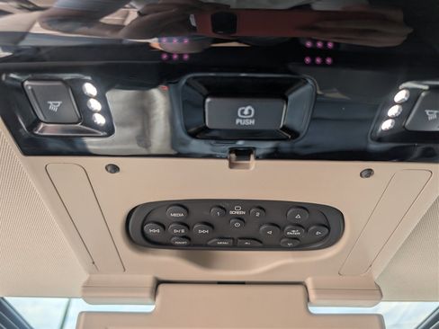 Used 2018 GMC Yukon Denali w/ Denali Ultimate Package image 28