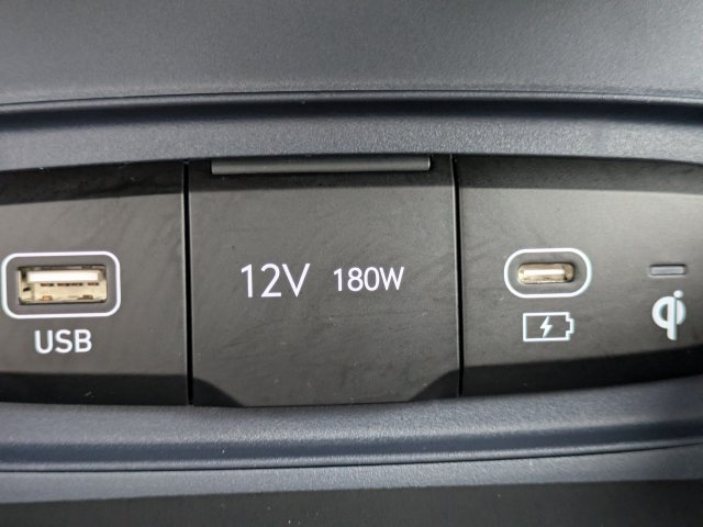 Certified 2026 Hyundai Venue SEL FWD image 21