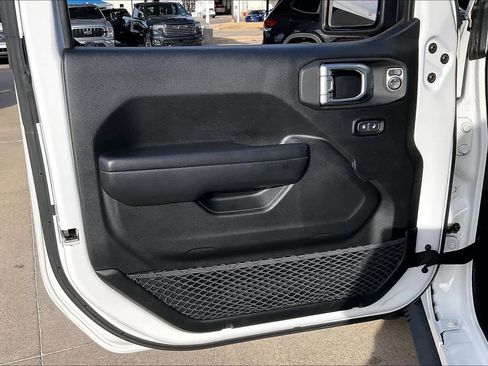 Used 2020 Jeep Gladiator Sport w/ Quick Order Package 24S image 21