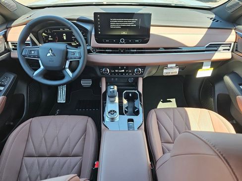 New 2025 Mitsubishi Outlander SEL image 6