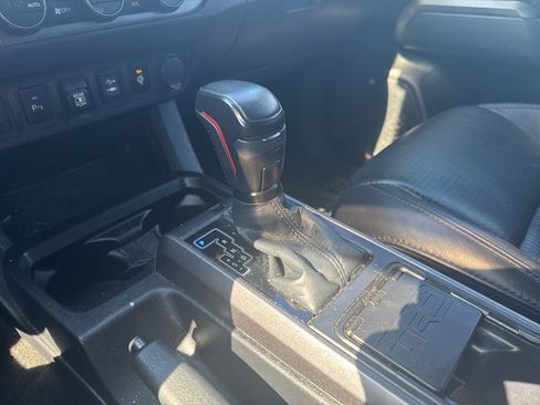 Used 2019 Toyota Tacoma TRD Off-Road AWD/4WD image 19