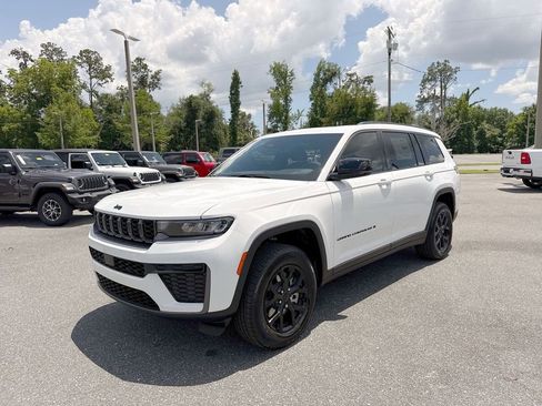New 2026 Jeep Grand Cherokee L 4WD image 8
