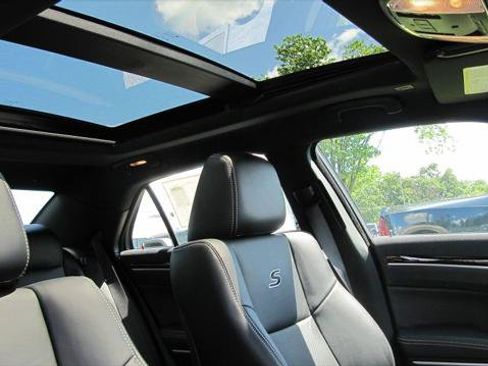 Certified 2023 Chrysler 300 S w/ Comfort Group RWD image 16