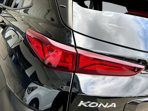 Used 2021 Hyundai Kona SEL Plus w/ Cargo Package AWD/4WD image 21