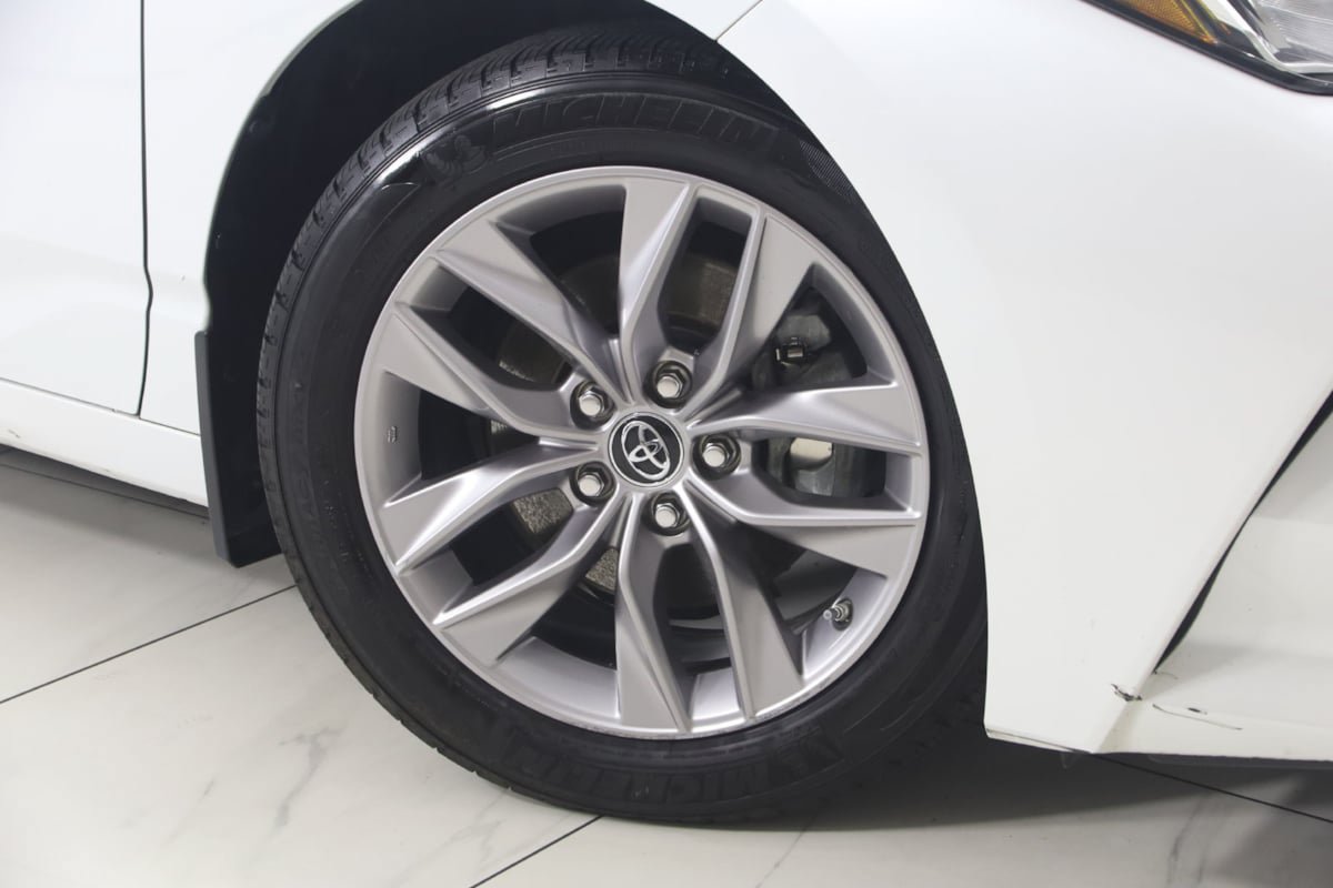 Used 2019 Toyota Avalon XLE w/ Moonroof Package FWD image 14