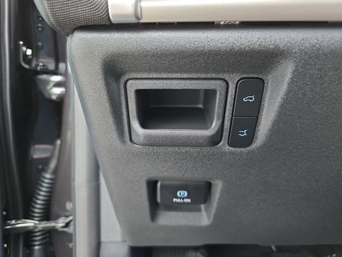 New 2025 Ford Expedition Active image 28