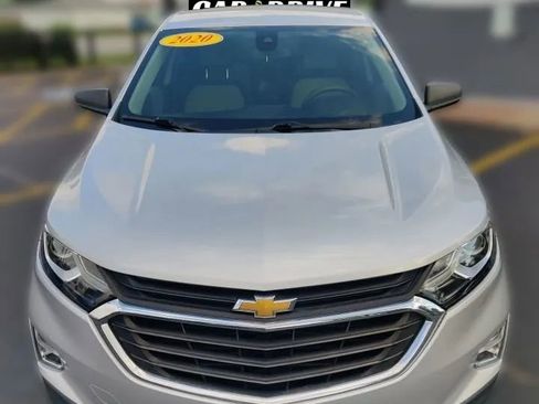 Used 2020 Chevrolet Equinox LS w/ LS Convenience Package image 2