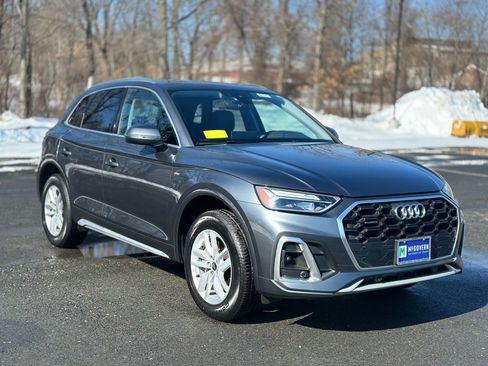 Used 2023 Audi Q5 2.0T Premium w/ Convenience Package AWD/4WD image 8