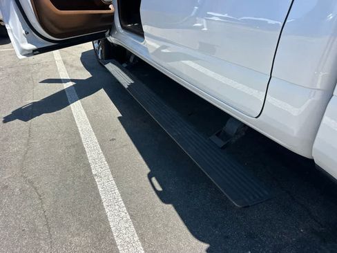 Used 2022 RAM 1500 Limited AWD/4WD image 10
