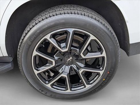 Used 2022 Chevrolet Tahoe RST w/ Luxury Package image 25