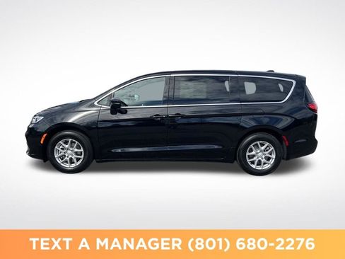 New 2026 Chrysler Pacifica Select FWD image 2