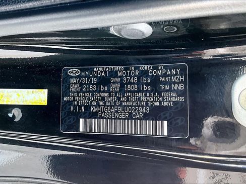 Used 2020 Hyundai Veloster 2.0 FWD image 31