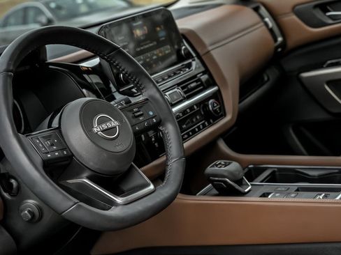 Used 2024 Nissan Pathfinder Platinum w/ Cargo Package image 18