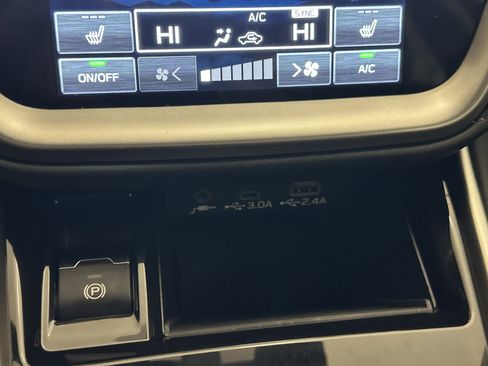 Certified 2025 Subaru Outback Limited image 30