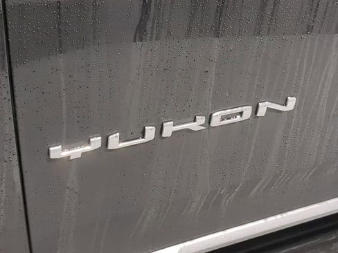 Used 2021 GMC Yukon XL SLT image 24