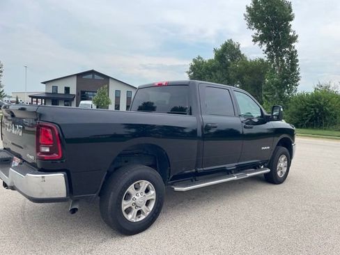 Used 2026 RAM 2500 Big Horn AWD/4WD image 3