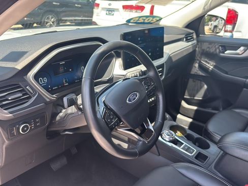 Used 2025 Ford Escape Platinum AWD/4WD image 11