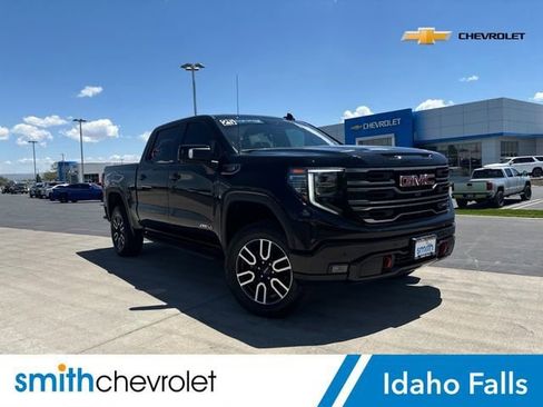 Certified 2025 GMC Sierra 1500 AT4 w/ AT4 Premium Package AWD/4WD image 1