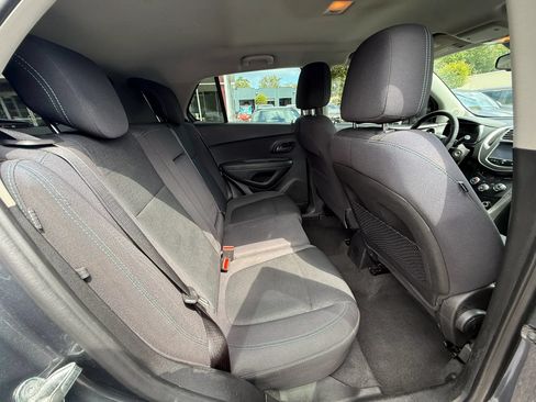 Used 2016 Chevrolet Trax LS FWD image 18