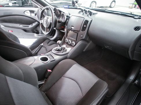 Used 2014 Nissan 370Z Touring w/ Sport Package image 15