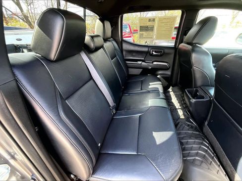 Used 2023 Toyota Tacoma Limited AWD/4WD image 19