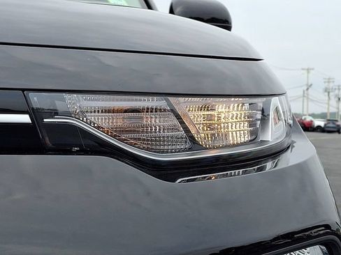 Used 2021 Kia Soul LX FWD image 9