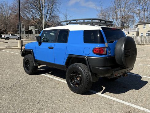 Used 2007 Toyota FJ Cruiser 4WD image 12