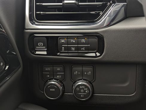 New 2026 GMC Yukon XL Denali w/ Sun & Power Step Package image 23