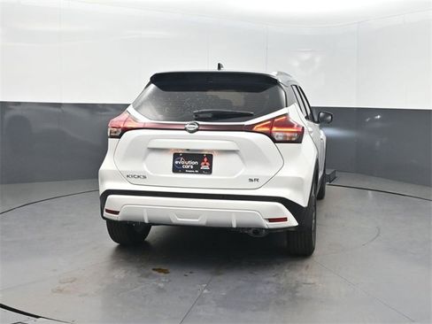 Used 2023 Nissan Kicks SR w/ SR Premium Package image 31
