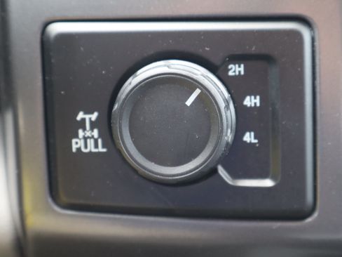 Used 2018 Ford F150 XLT w/ Equipment Group 302A Luxury AWD/4WD image 25