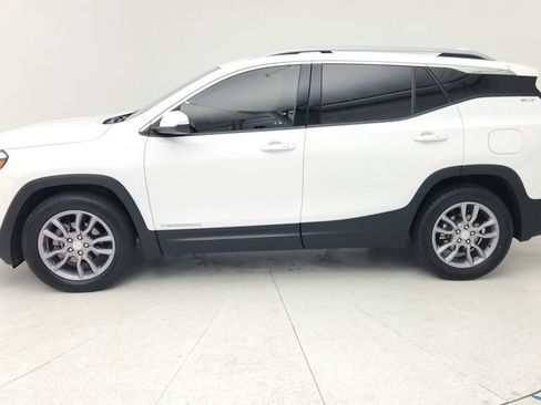 Used 2023 GMC Terrain SLT FWD image 4