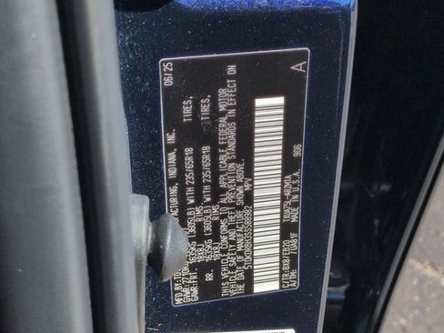 Certified 2025 Toyota Highlander XLE AWD/4WD image 34