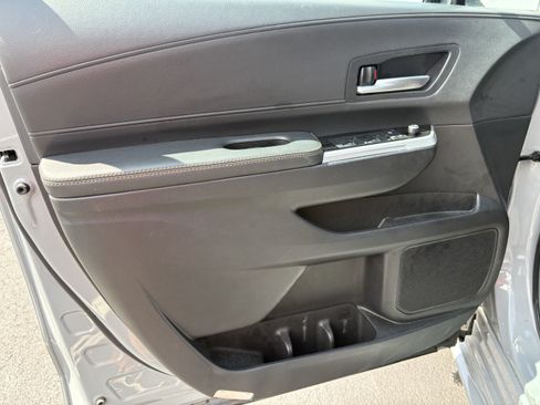 Certified 2025 Toyota Sienna XLE Woodland Edition AWD/4WD image 6