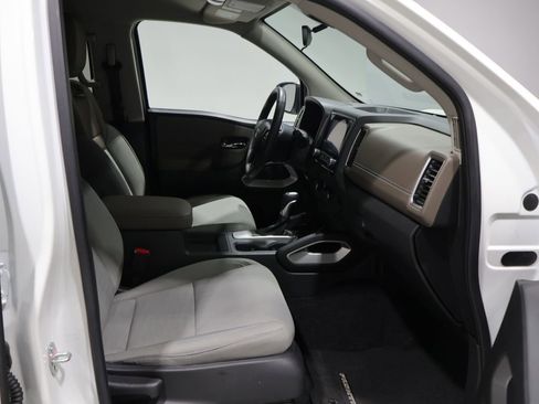 Used 2024 Nissan Frontier SV w/ SV Convenience Package AWD/4WD image 22