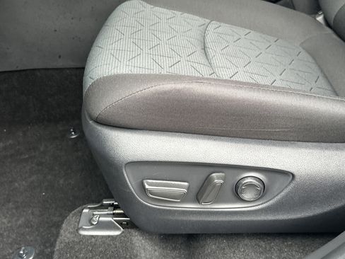 Used 2025 Toyota RAV4 XLE w/ Convenience Package FWD image 10