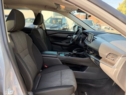 Used 2026 Nissan Rogue SV FWD image 27