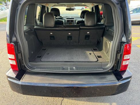 Used 2011 Jeep Liberty Limited w/ Tire & Wheel Group AWD/4WD image 15