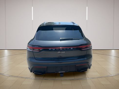 Certified 2026 Porsche Macan AWD/4WD image 6