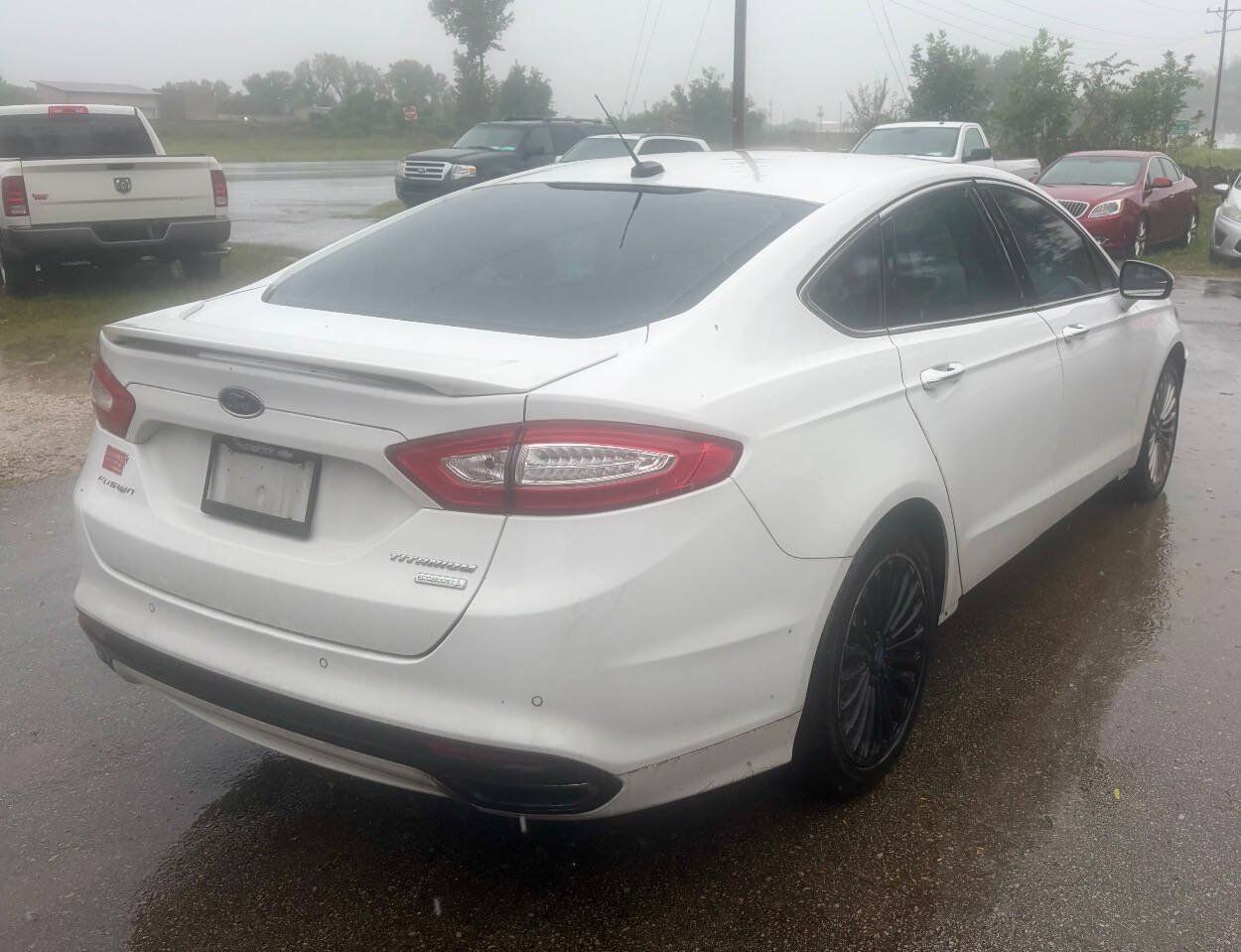 Used 2013 Ford Fusion Titanium FWD image 4