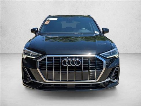 Used 2020 Audi Q3 2.0T Premium Plus AWD/4WD image 2