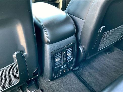 Used 2022 Jeep Grand Cherokee Limited image 11