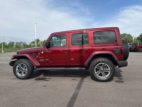Used 2021 Jeep Wrangler Unlimited Sahara w/ Uconnect 4C Nav & Sound Group AWD/4WD image 13