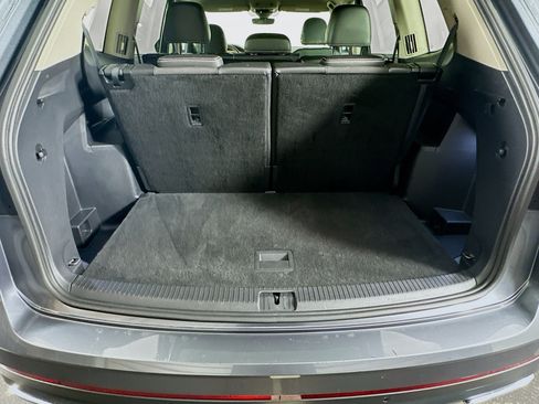 Used 2025 Volkswagen Atlas SE FWD image 29