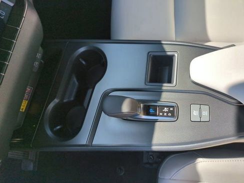 New 2026 Lexus UX 300h FWD image 17