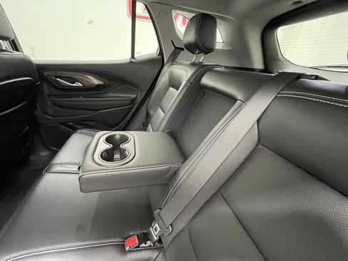 Used 2024 GMC Terrain SLT AWD/4WD image 13
